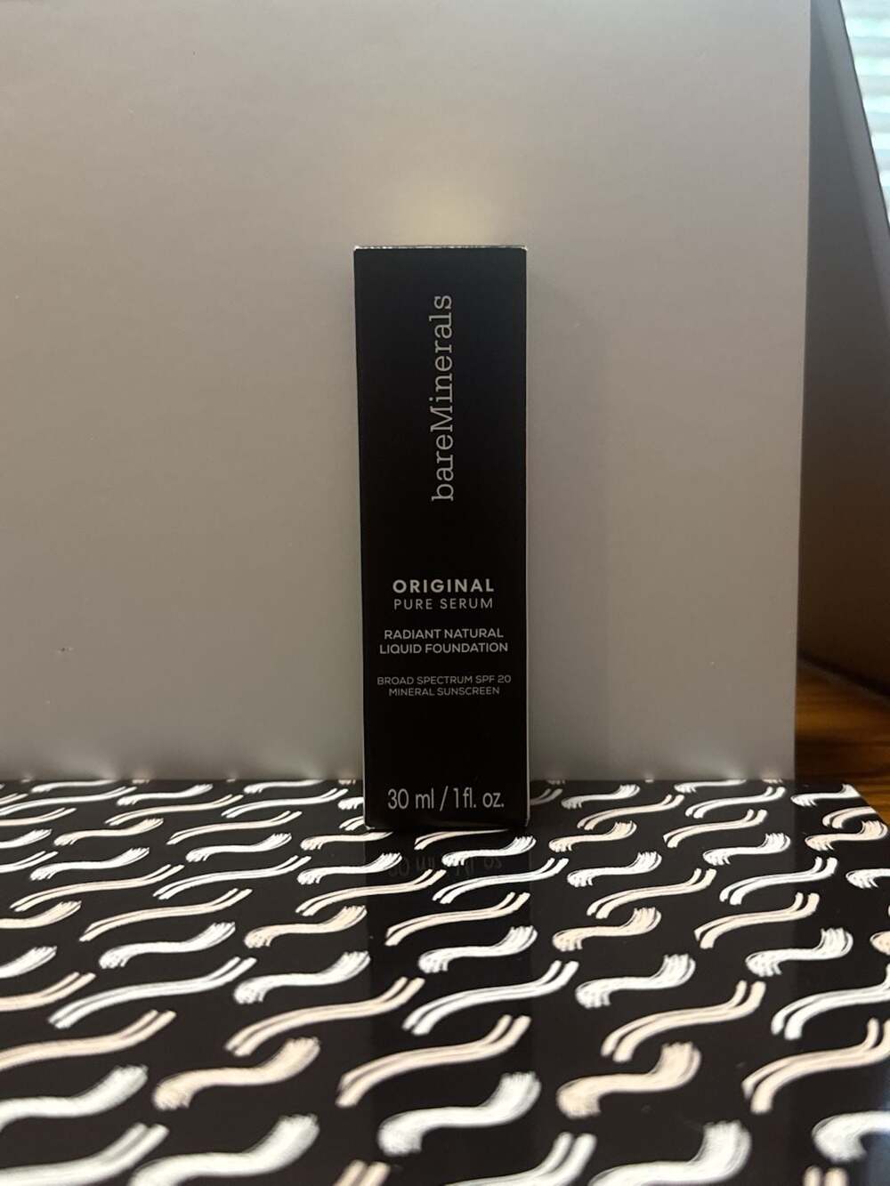 bareMinerals Origl Pure Serum Radiant Natural Liq Foundation Light Neutral 30 ml
